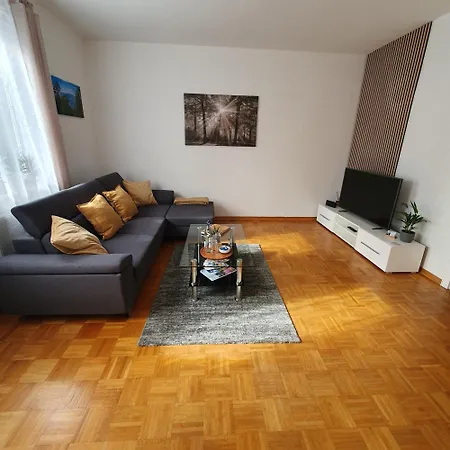 Apartment Am Berg *